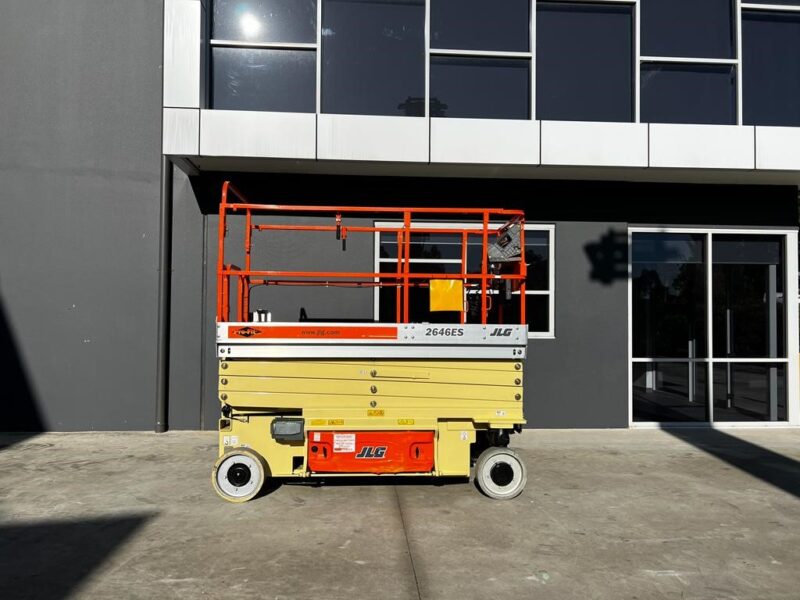 Used Scissor Lift JLG for sale. Need to buy a scissor lift?